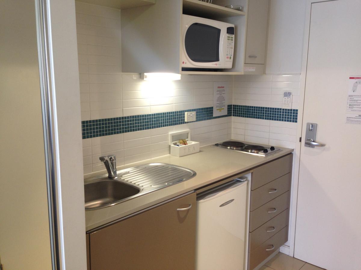 Base Holidays - Ettalong Beach Premium Apartments Екстер'єр фото