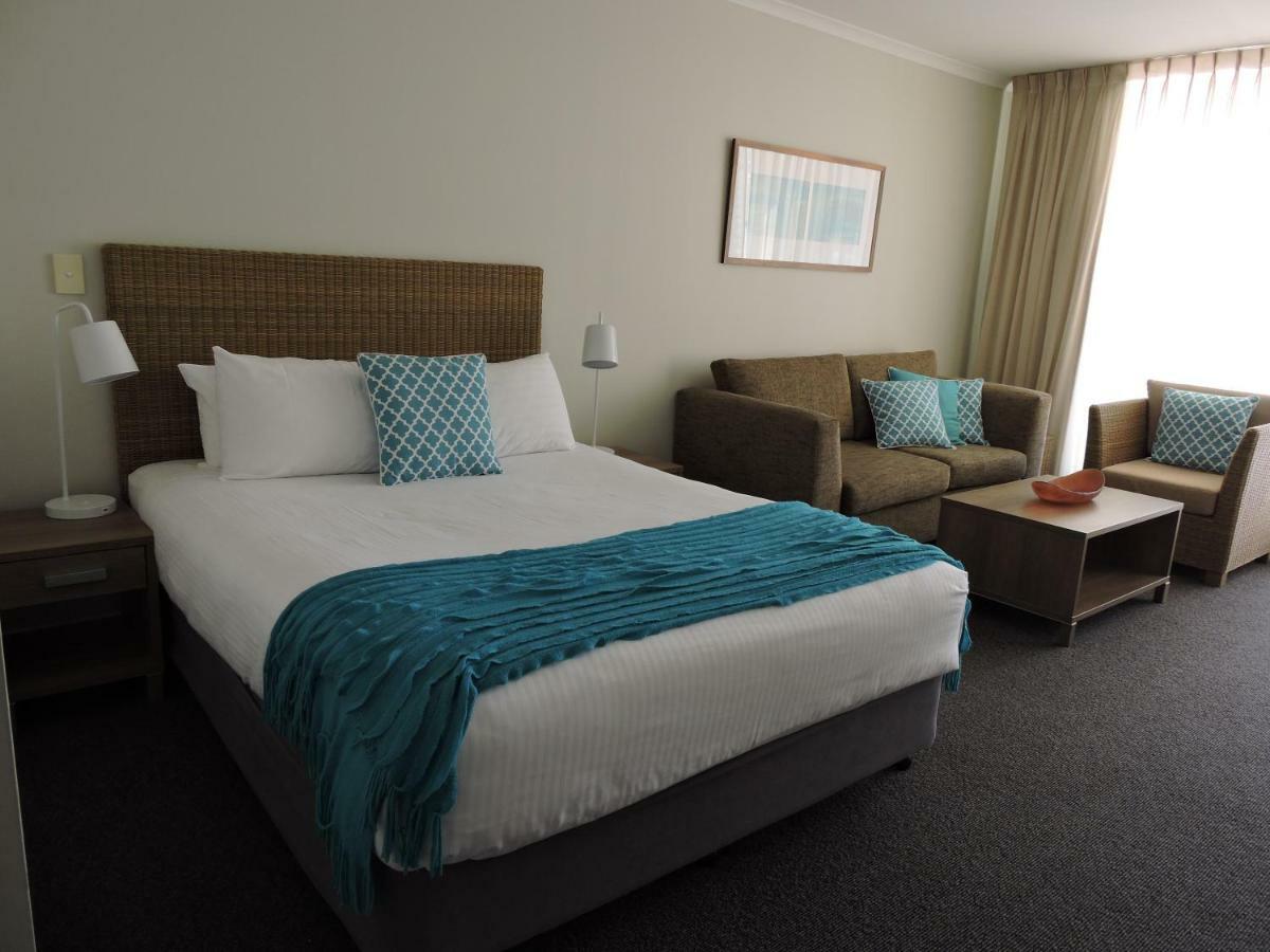 Base Holidays - Ettalong Beach Premium Apartments Екстер'єр фото